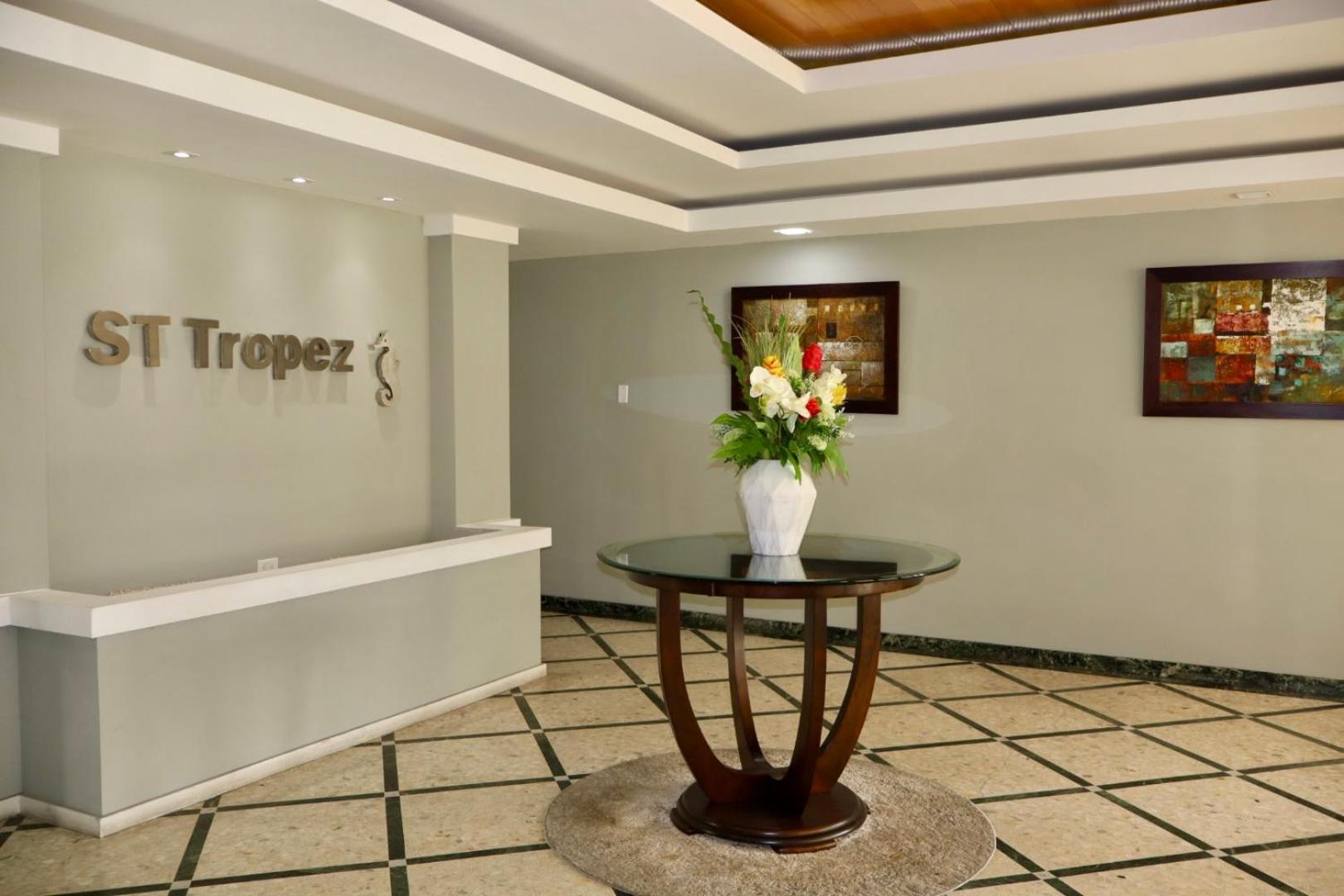 Isla Verde Modern Apartment With Pool Сан-Хуан Экстерьер фото